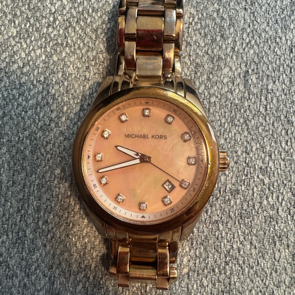 Michael Kors Rose and Gold Timepiece